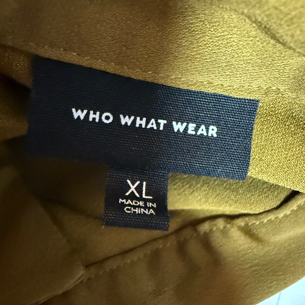 Who What Wear Olive Green Women's Button-Up Blouse - Picture 2 of 4